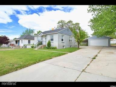 Main picture of 449 Center St