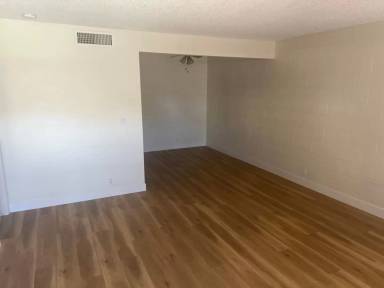 Main picture of 625 S Royal Crest Cir