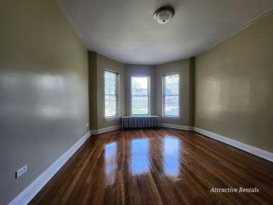 Main picture of 152 N Menard Ave