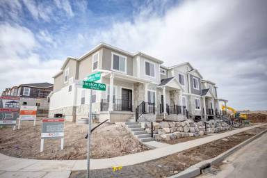 Main picture of 2502 N Cormac Pl