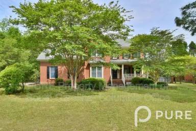 Main picture of 208 Shallow Brook Dr