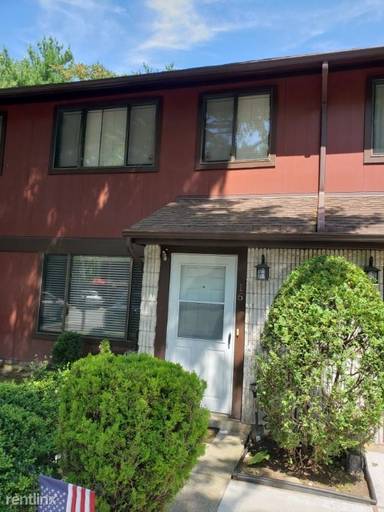 Main picture of 16 Belmar Dr E
