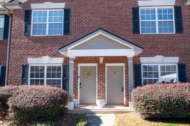 Main picture of 460 Barnett Shoals Rd