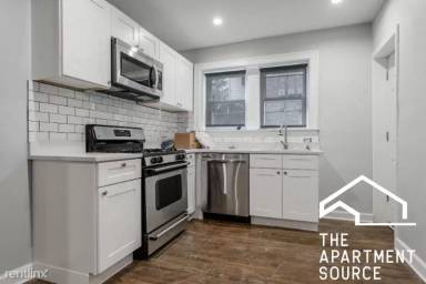 Main picture of 3318 N LeClaire Ave