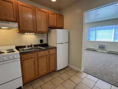 Main picture of 501 E College St