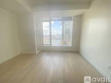 Main picture of Spruce St
