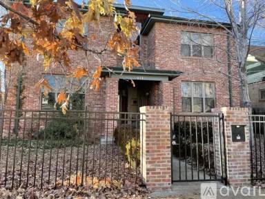 Main picture of 871 S Washington St
