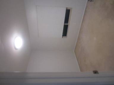 Main picture of 10653 Lakefront Dr