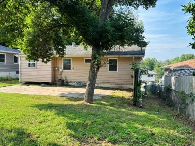 Main picture of 4686 Kansas Ave