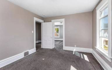 Main picture of 400 Kaufmann Ave