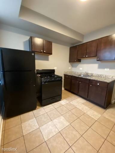 Main picture of 610 E 71st St