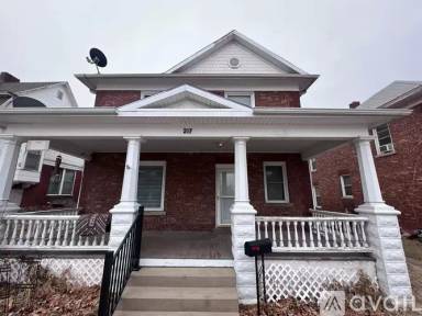 Main picture of 217 N 9th St
