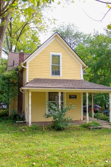 Main picture of 1210 Broadway St