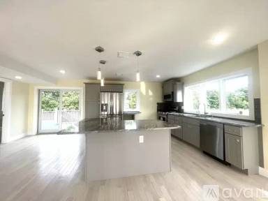Main picture of 721 Sea St
