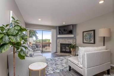 Main picture of 203 Stearns Pt