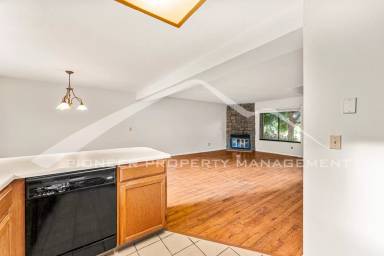 Main picture of 422 Wright St