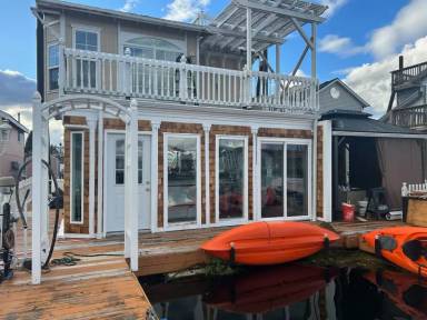 Main picture of 18989 NE Marine Dr