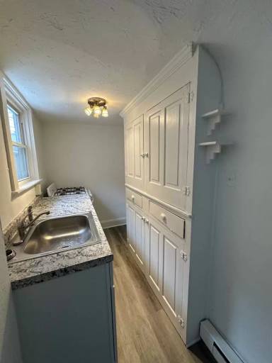 Main picture of 111 S Duke St