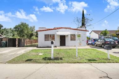 Main picture of 3945 Severence Ave