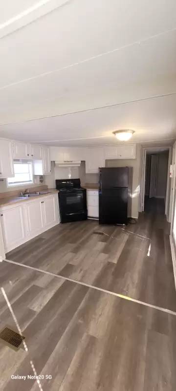 Main picture of 7406 Layton Dr