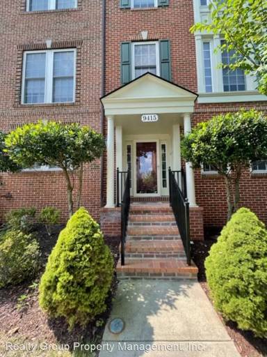 Main picture of 9415 Carriage Hill St