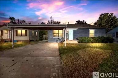 Main picture of 902 Bell Dr