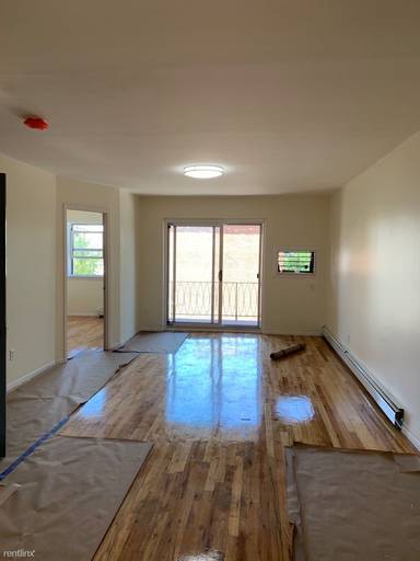 Main picture of 1441 W 4th St