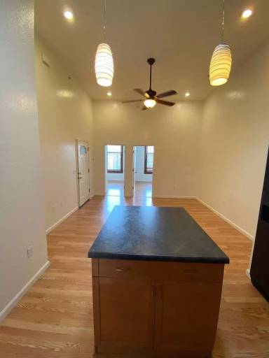 Main picture of 117 W Washington St