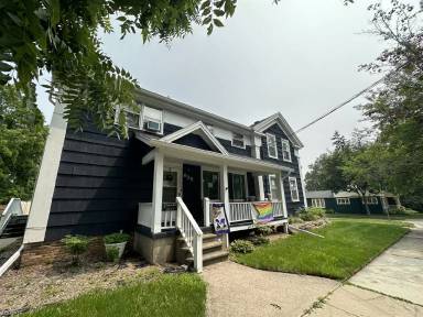 Main picture of 625 S Barnes St