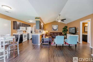 Main picture of 215 Fox Run Pl