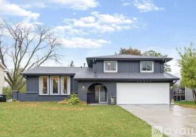 Main picture of 11317 Queens Dr