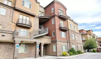 Main picture of 5198 N University Ave