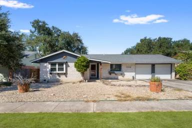 Main picture of 7015 Forest Pine St