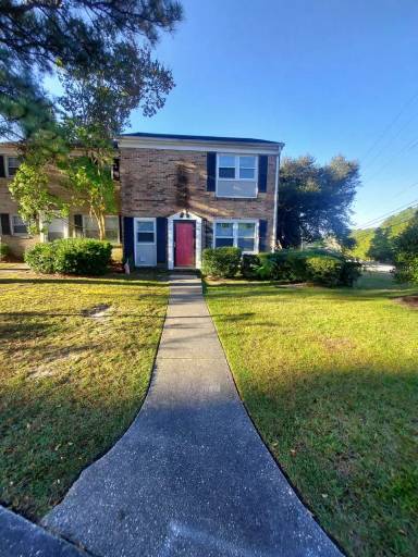 Main picture of 2427 Commonwealth Ave