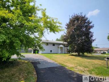 Main picture of 100 Cheerwood Dr