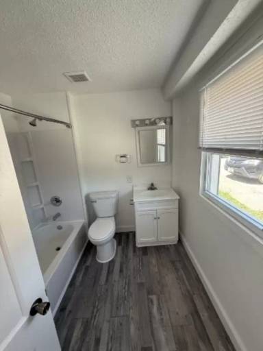 Main picture of 420 Water St