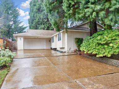 Main picture of 1760 Scotch Ave SE