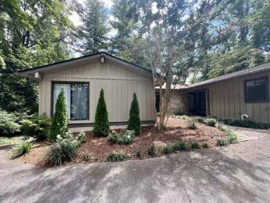 Main picture of 319 Mockingbird Dr