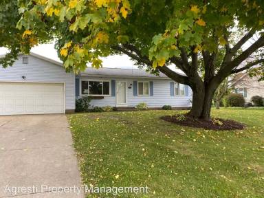 Main picture of 7738 Maple St