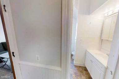 Main picture of 306 N State St
