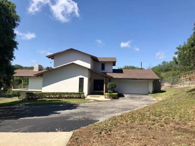 Main picture of 715 Glencrest Dr