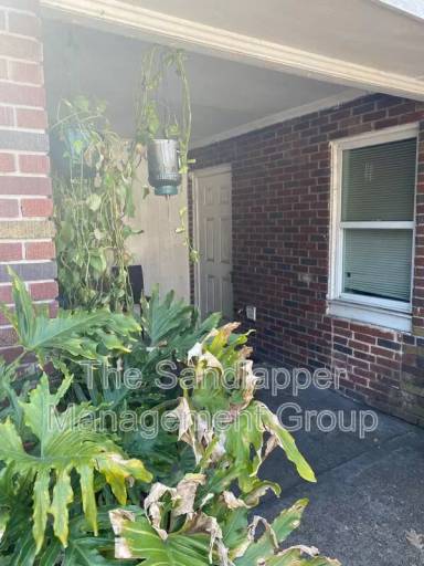 Main picture of 5061 Rockingham St