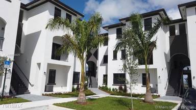Main picture of 15650 SW 136th St