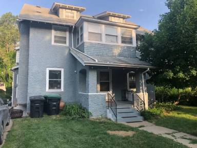 Main picture of 1302 S 33rd St