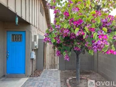 Main picture of 1418 E El Parque Dr