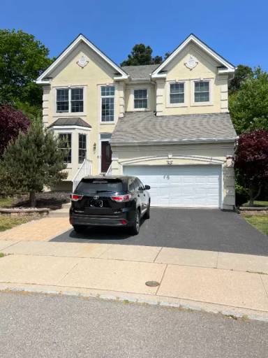 Main picture of 8 Cobblestone Ct