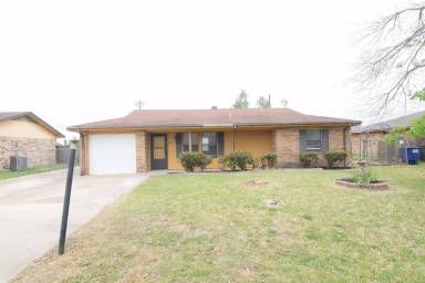 Main picture of 606 Sumbera St