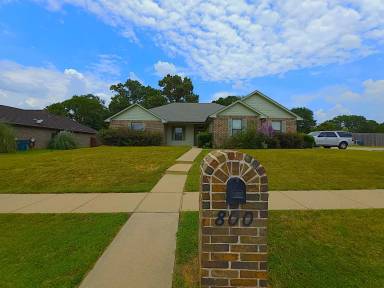 Main picture of 800 Jaxon Dr