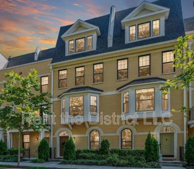 Main picture of 662 Kenneth St NE