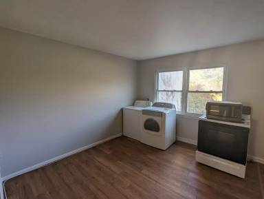 Main picture of 320 Harry S Truman Dr